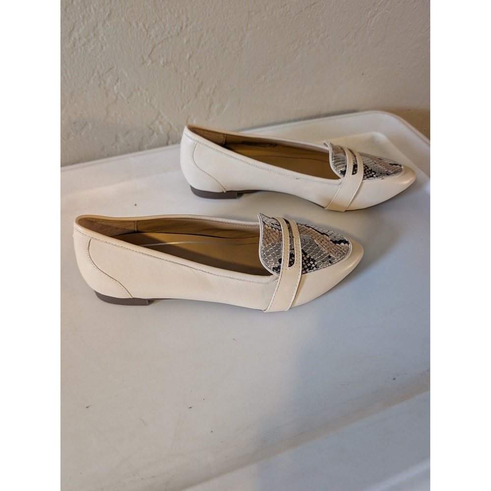 Vionic Savannah Womens sz 6 Pointed Toe Loafers Metallic Snakeskin Cream Flats - Picture 2 of 5